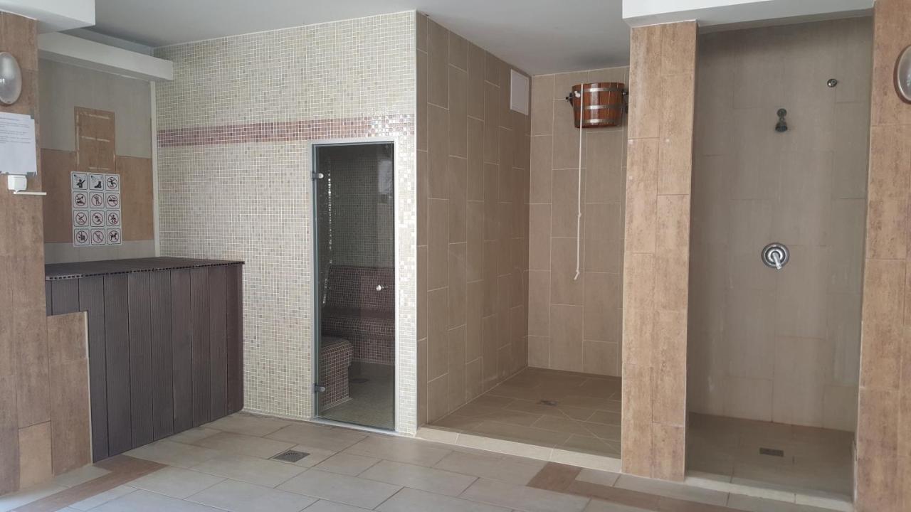 Paris-Lux. Appartement Hajdúszoboszló Buitenkant foto