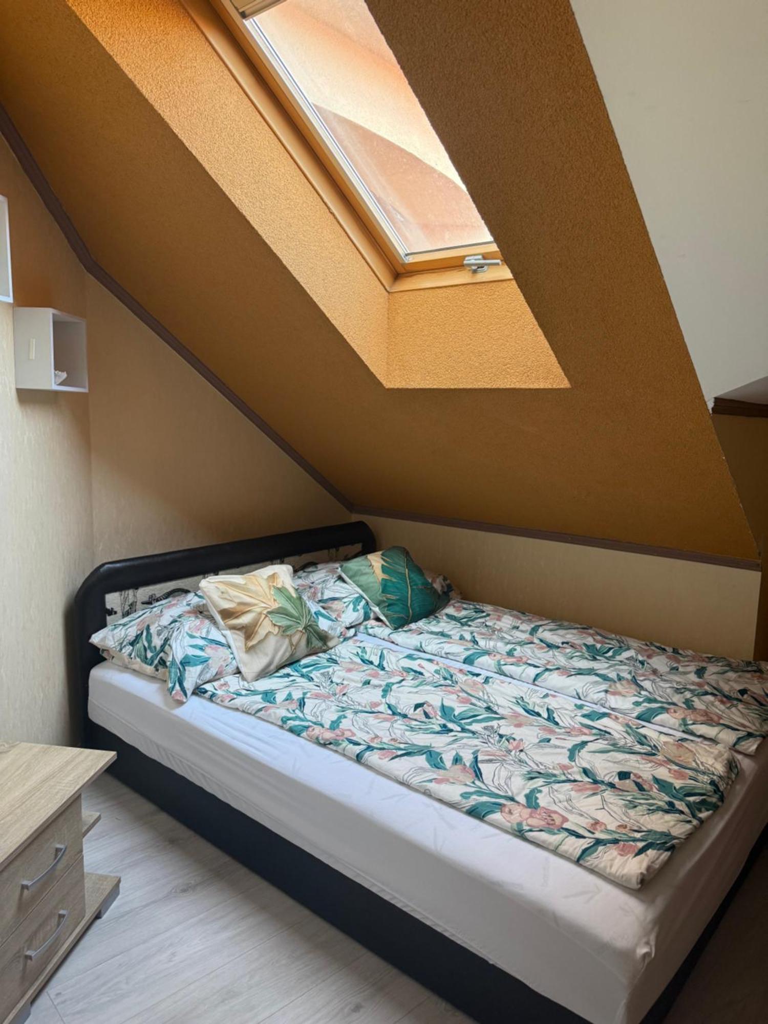 Paris-Lux. Appartement Hajdúszoboszló Buitenkant foto